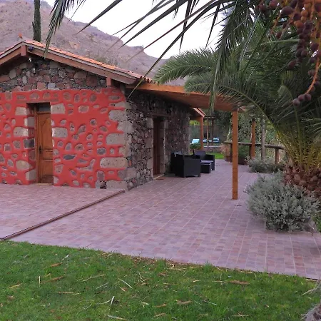 Charming House In De Tirajana With Jacuzzi Holiday home *