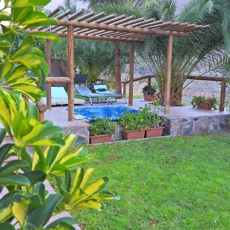 Holiday home Charming House In De Tirajana With Jacuzzi